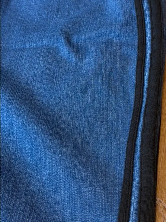 Torrid Denim Skirt Size 24 Plus Raw Hem Side Stripe Stretch Jean Skirt - Picture 3 of 5